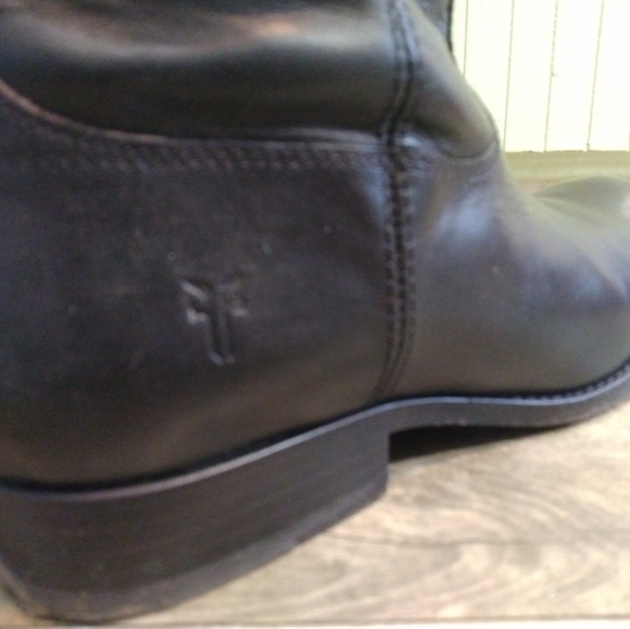 Frye Womens Melissa 2 Button Boot Black Size 8 1/2 B Black Leather Riding Boots - Picture 9 of 11